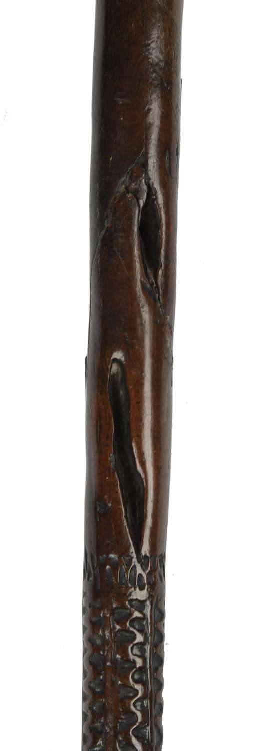 A Fijian throwing club (ula), multi-lobed head with dome finial, the slightly waisted haft with - Image 4 of 5