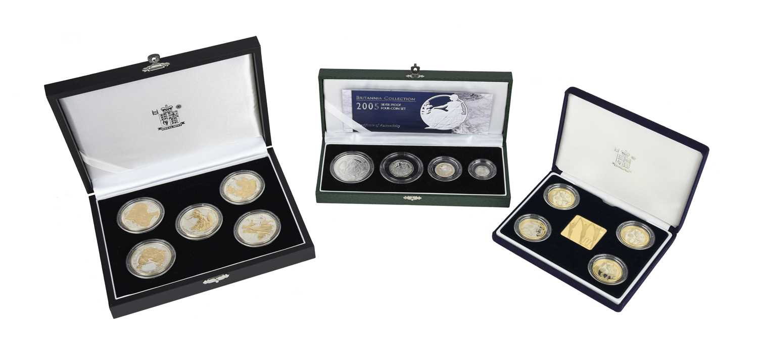 Elizabeth II: silver proof sets (3), vis.: Britannia Silver Proof Collection, 2005, 4 coins, two