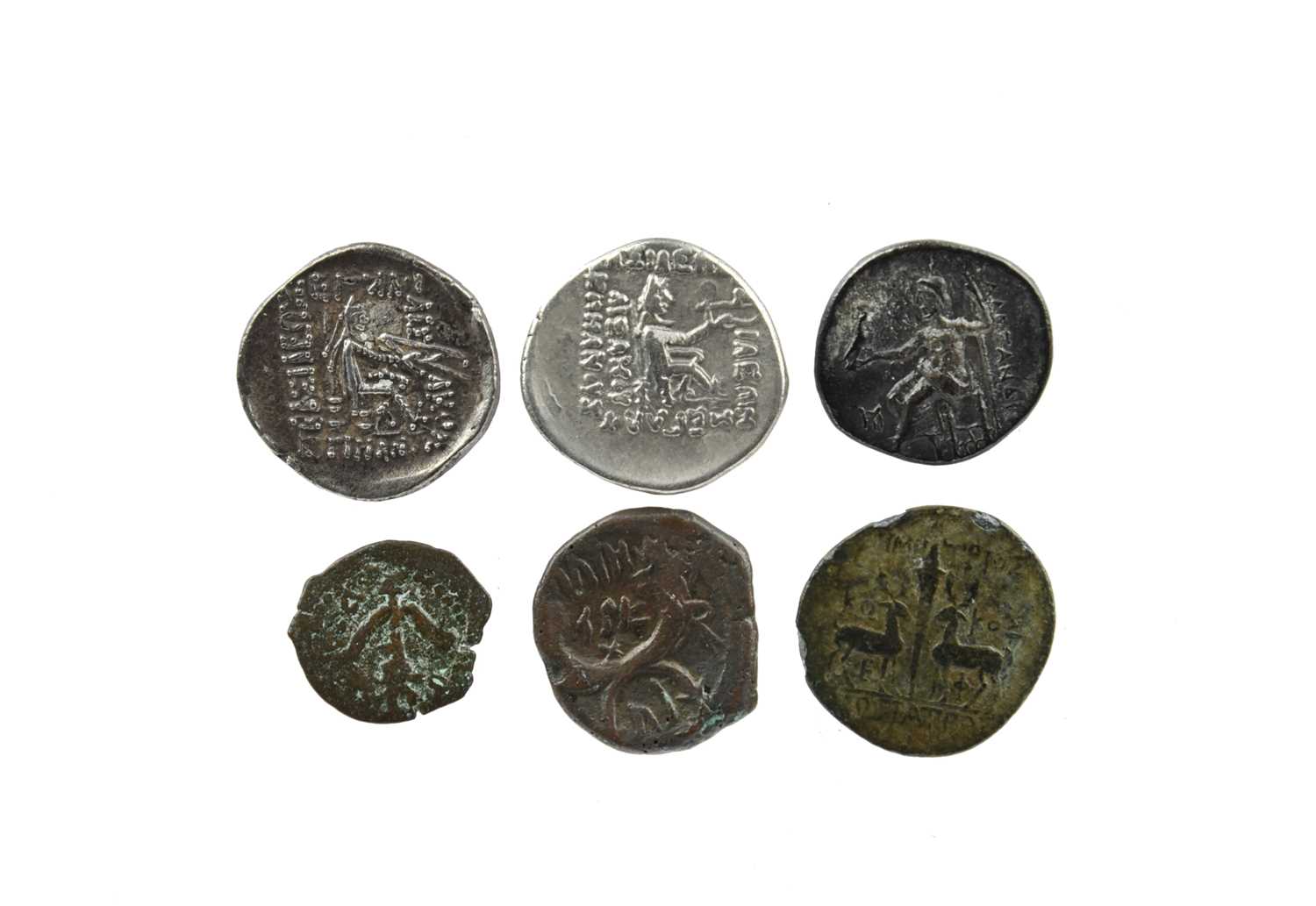Ancient Near East: a small quantity of coins, comprising: Parthia, Mithradates II, silver drachm, - Bild 2 aus 2