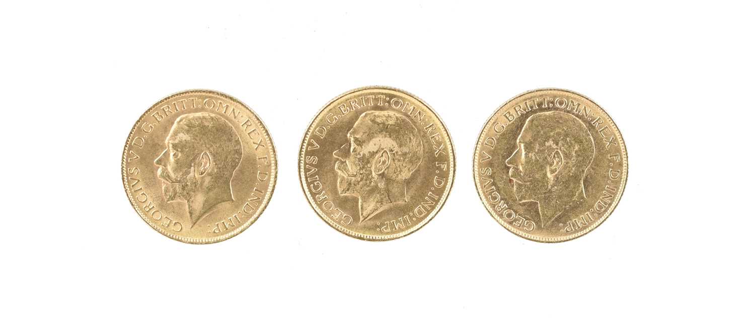 George V, gold sovereigns (3): 1915, London Mint (S 3996); 1916, Sydney Mint (S 4003); 1918, Perth