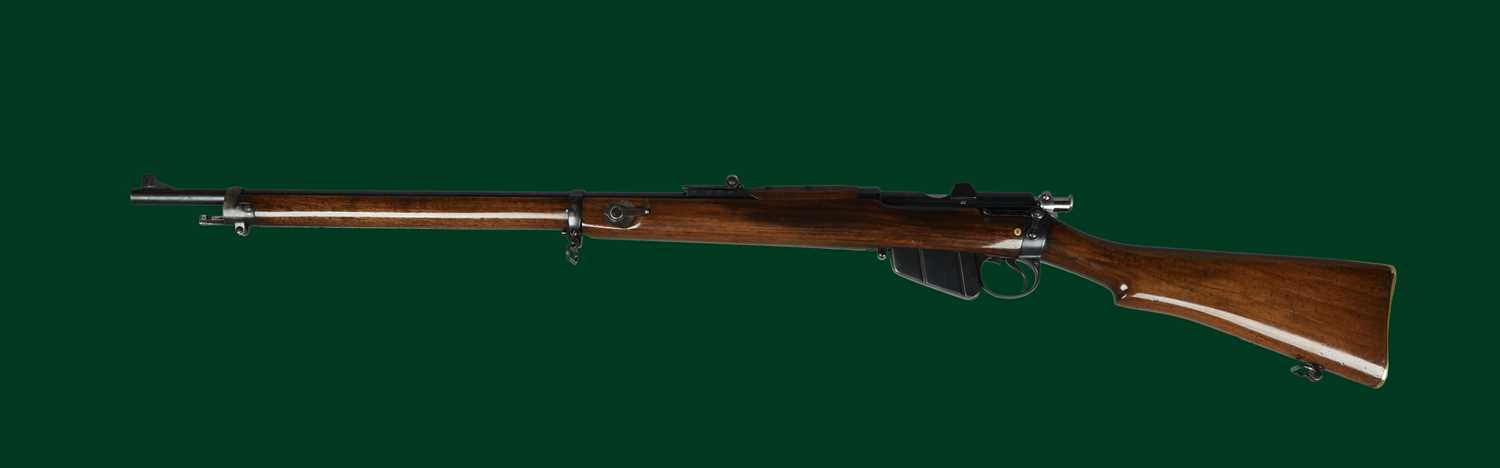 Ƒ BSA: a commercial .303 Rifle, Charger Loading, Magazine Lee-Enfield, serial number EE4913672, - Bild 2 aus 2