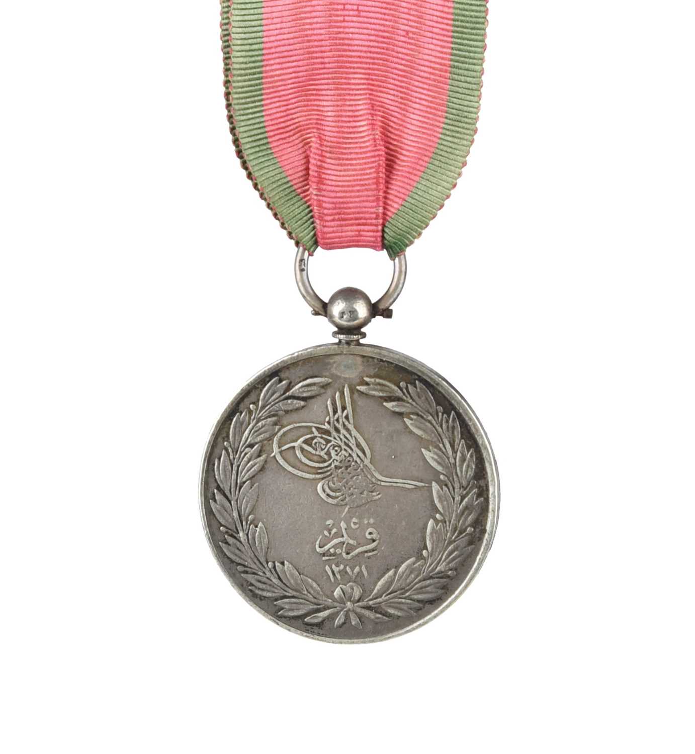 A Turkish Crimea Medal, British version, unnamed as issued, privately fitted ring suspension, - Bild 2 aus 4