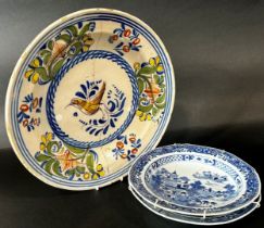 Pair of Chinese blue and white porcelain plates together with two chargers (4)