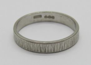 950 platinum ring with textured finish, maker Slade & Woolf, London 1983, size P, 4g