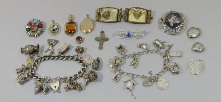 Mixed lot of vintage silver jewellery to include two curb link novelty charm bracelets, a Siam