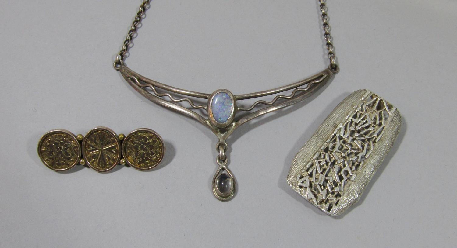 Collection of costume jewellery to include a University College Hospital white metal nurses buckle - Image 2 of 3