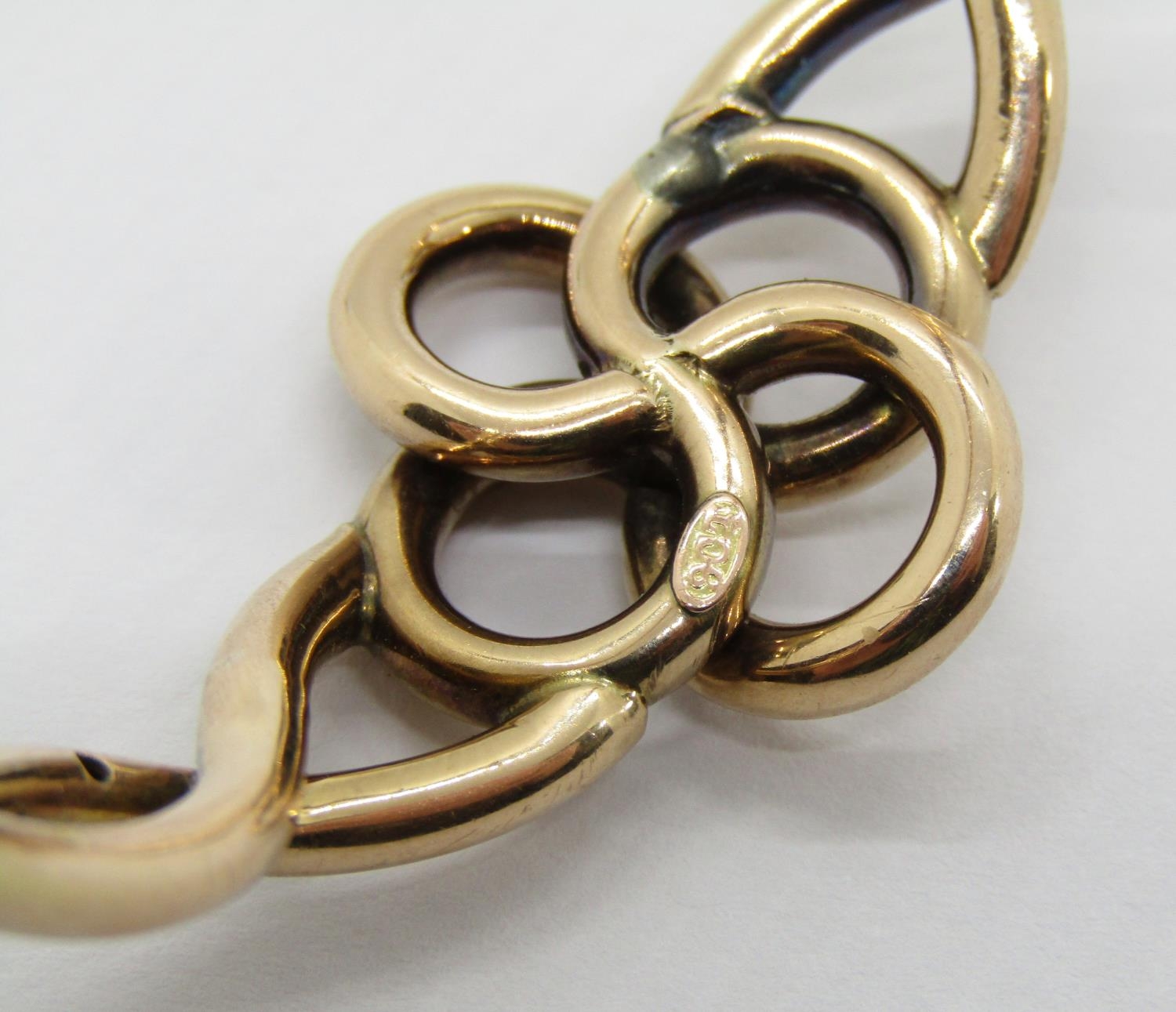 Edwardian Celtic style 9ct hinged bangle, 11.6g - Image 3 of 4