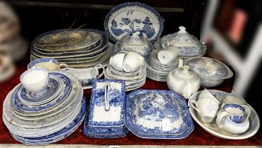 Asiatic Pheasant pattern tablewares comprising cups, saucers, tureens, teapot, graduated platters