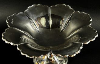 A silver scalloped pedestal fruit bowl, Sheffield 1903, maker Barraclough & Sons, 26cm diameter x