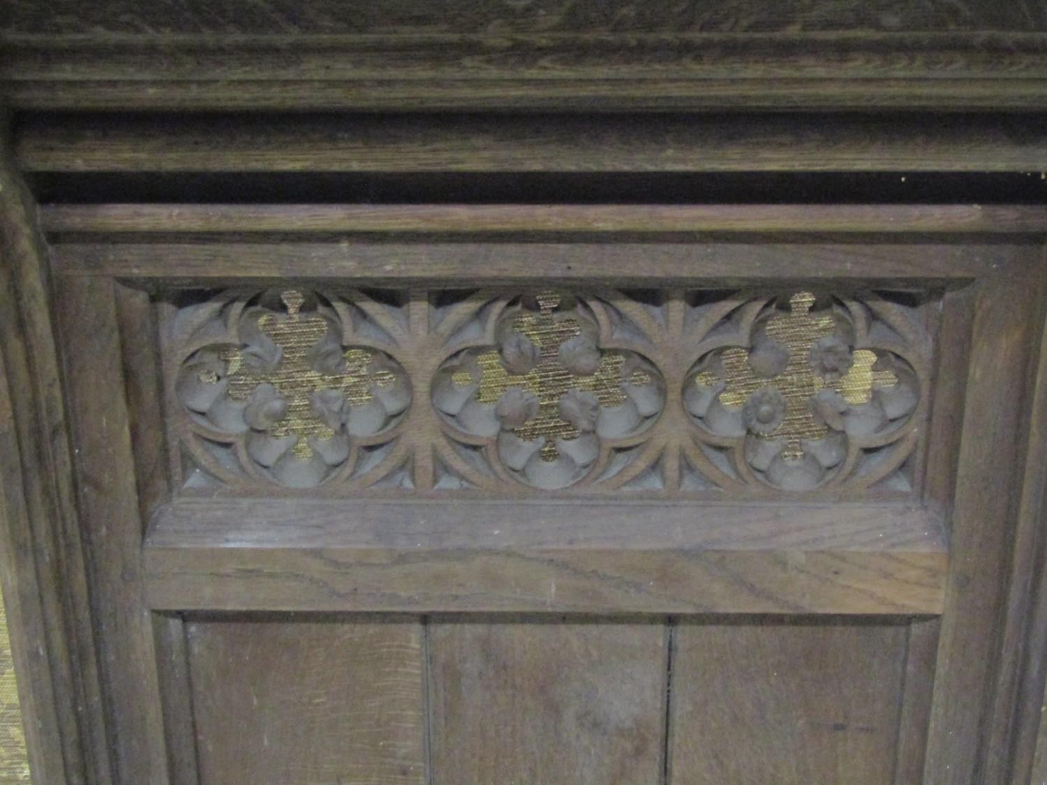 A Victorian ecclesiastical prayer rail with carved and pierced friezework - Image 3 of 9