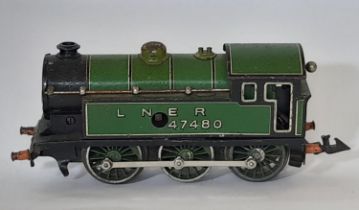 Bing O gauge model railway LNER 0-6-0 clockwork locomotive no 47480 in lined green and black livery,