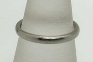 Platinum wedding ring, size I/J, 3.3g