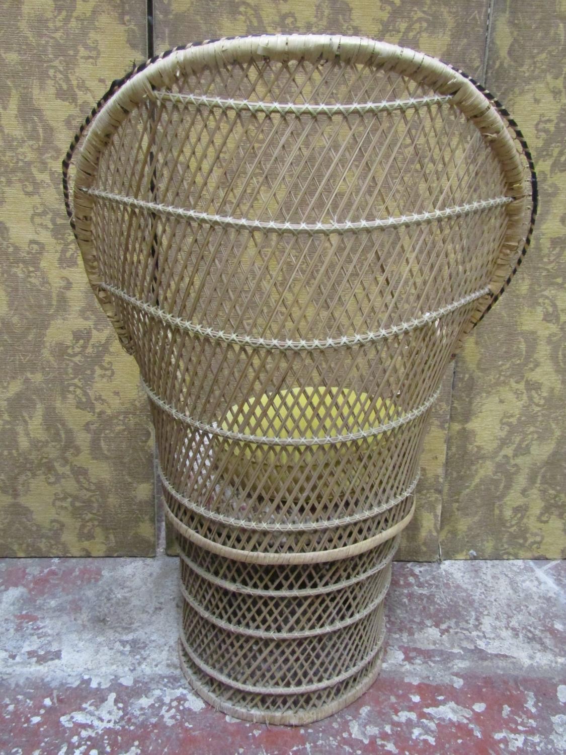 A woven wicker 'peacock' type chair - Image 4 of 4