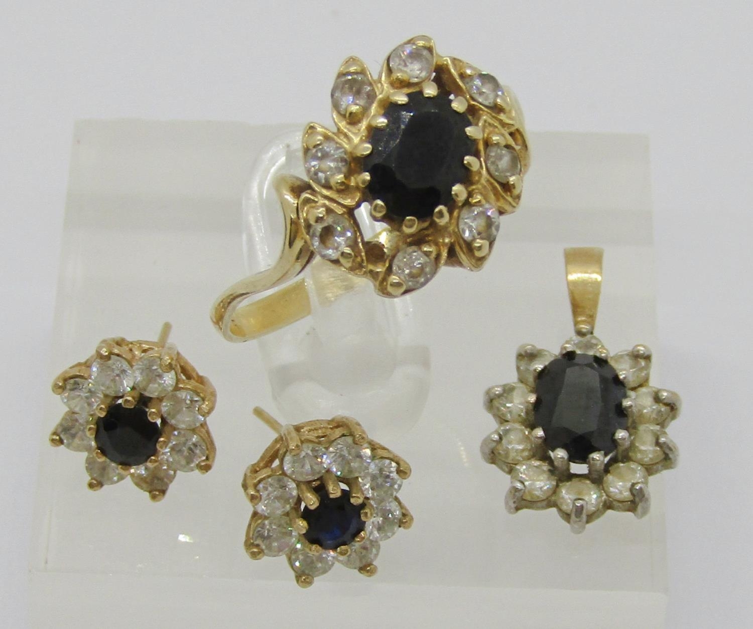 Group of matched sapphire set jewellery comprising a 14ct gem cluster dress ring set with a sapphire - Image 2 of 3