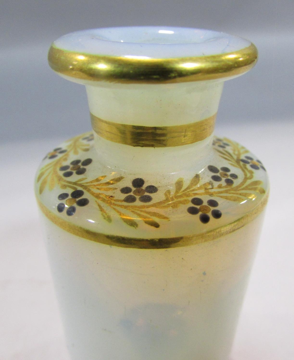 A 19th century continental scent bottle box with a ring handle opening to reveal four opaque scent - Image 7 of 7