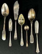 A mixed selection of silver flatware, teaspoons, fruit knives and forks, butter knives etc, 7oz