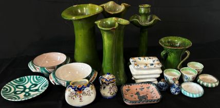 A collection of miscellaneous ceramics to include an Italian Majolica Grazia plate, a Dutch Delft