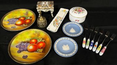 A pair of Worcester style fruit plates, two Sylvav vases, a Chinese export porcelain vase and