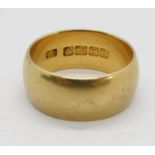 18ct wedding ring, maker Samuel Hope, Birmingham 1910, size M, 8.4g