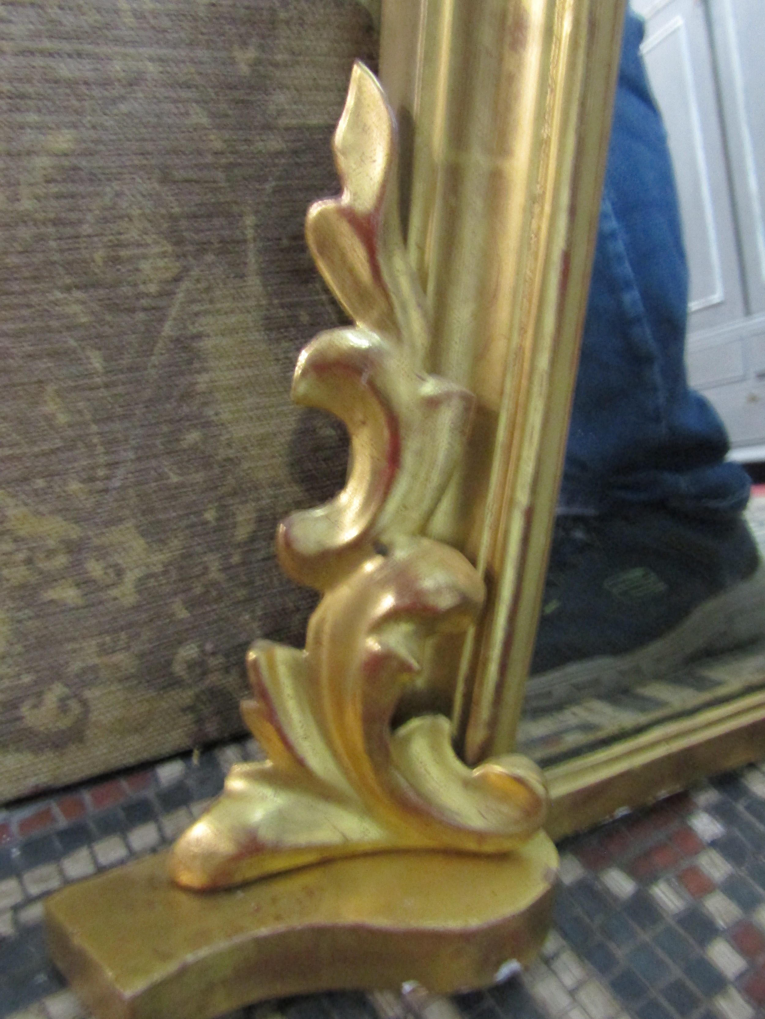 A Victorian overmantle mirror, with shaped outline beneath a shell and acanthus scroll with gilded - Image 4 of 5