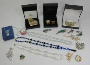 Mixed collection of costume jewellery to include a large Swarovski piano brooch and a pair of
