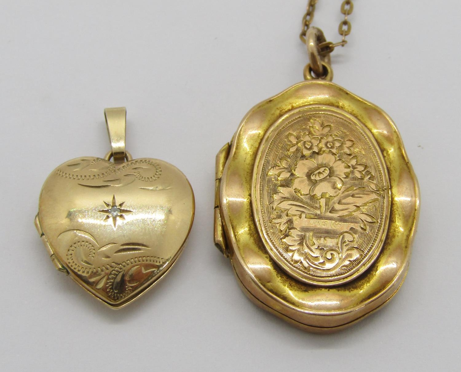Aesthetic Movement 9ct locket pendant necklace and a further vintage heart shaped diamond set - Image 2 of 5