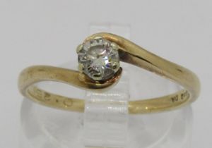 9ct diamond solitaire crossover ring, 0.20ct approx, 2g