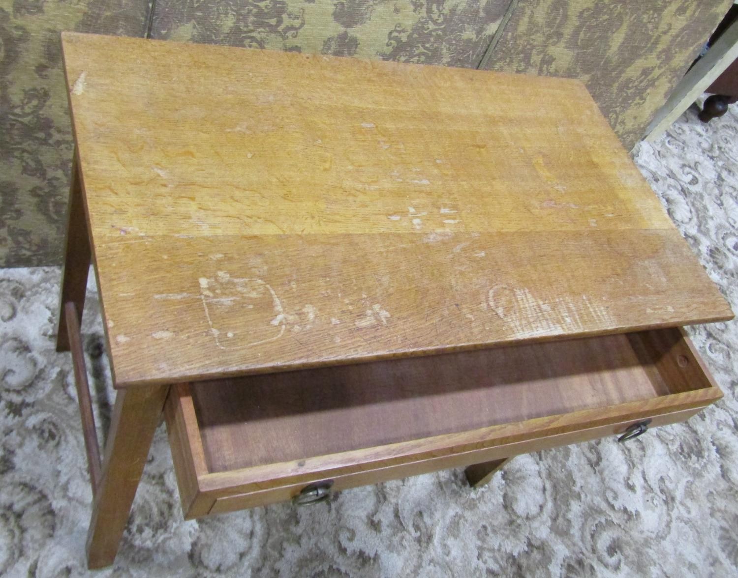 An Arts & Crafts oak side table with shallow frieze drawer raised on square cut and moulded - Image 3 of 7