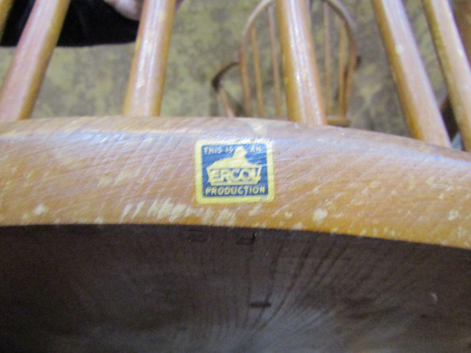 A Pair of vintage Ercol elm and beechwood stick back elbow chairs - Image 6 of 6