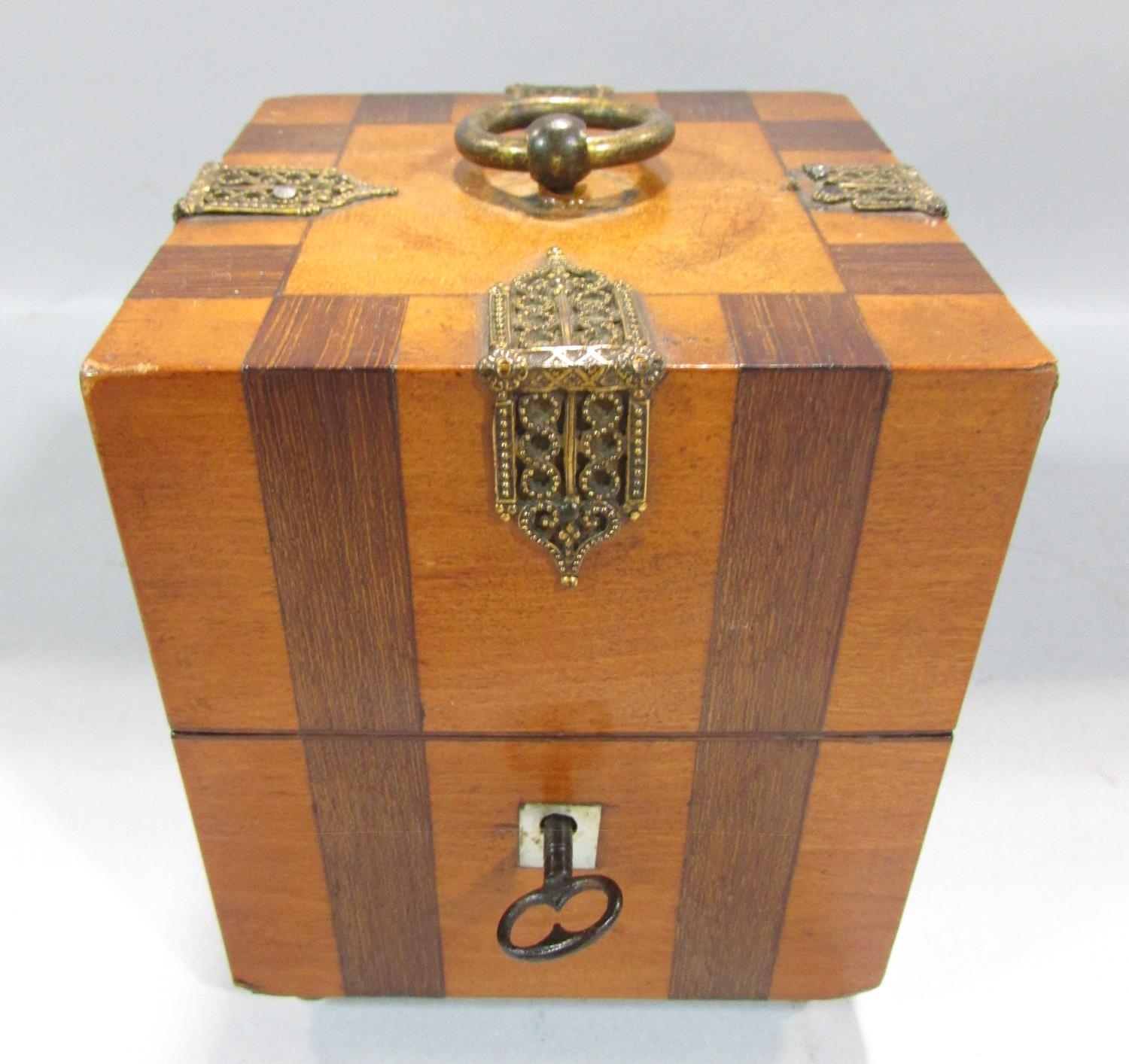 A 19th century continental scent bottle box with a ring handle opening to reveal four opaque scent - Image 2 of 7