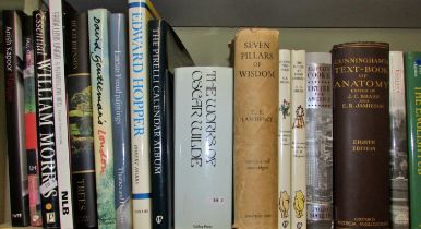 A mixed library of books to include art interest, T E Lawrence Seven Pillars of Wisdom (1935)