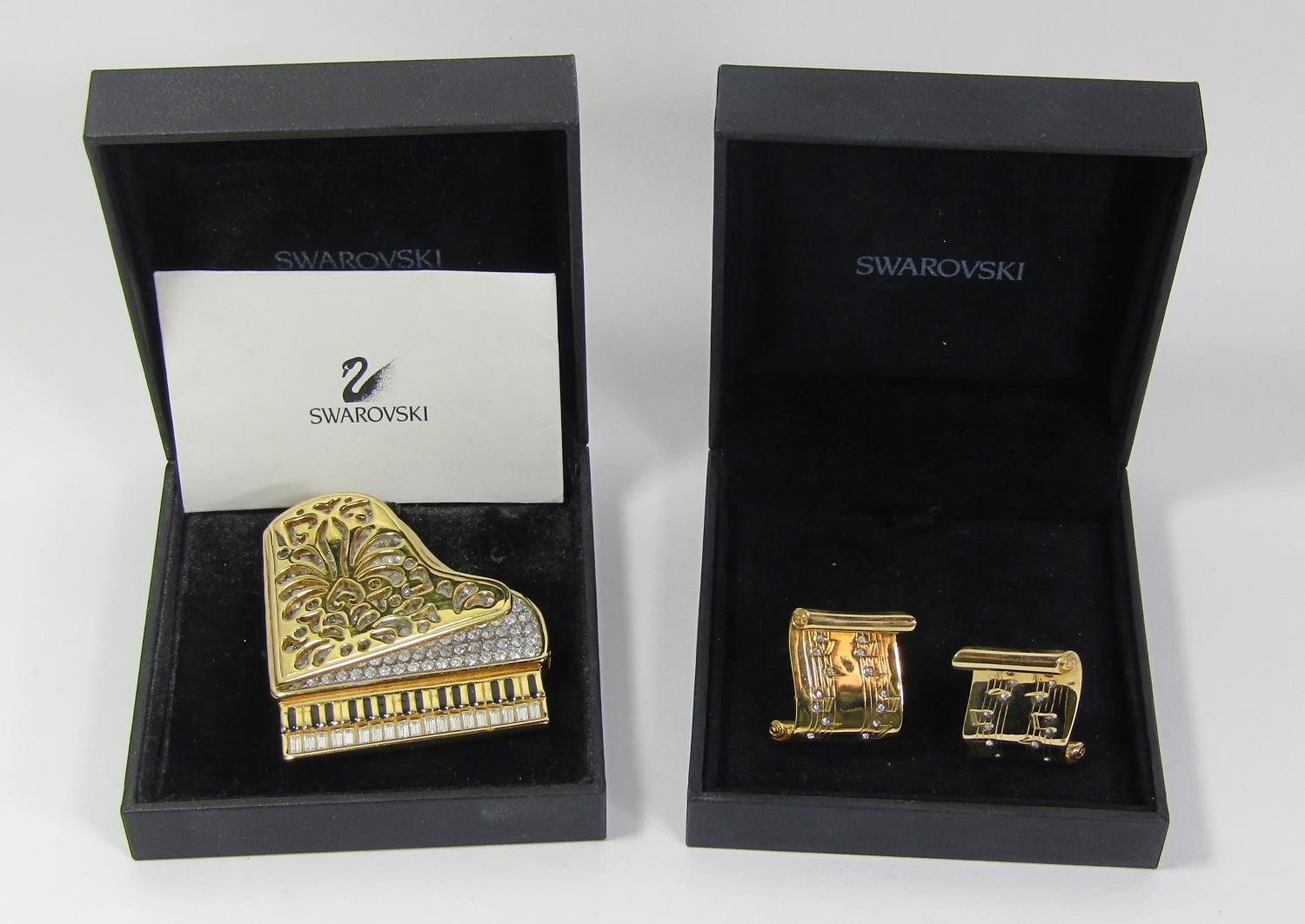 Mixed collection of costume jewellery to include a large Swarovski piano brooch and a pair of - Image 4 of 5