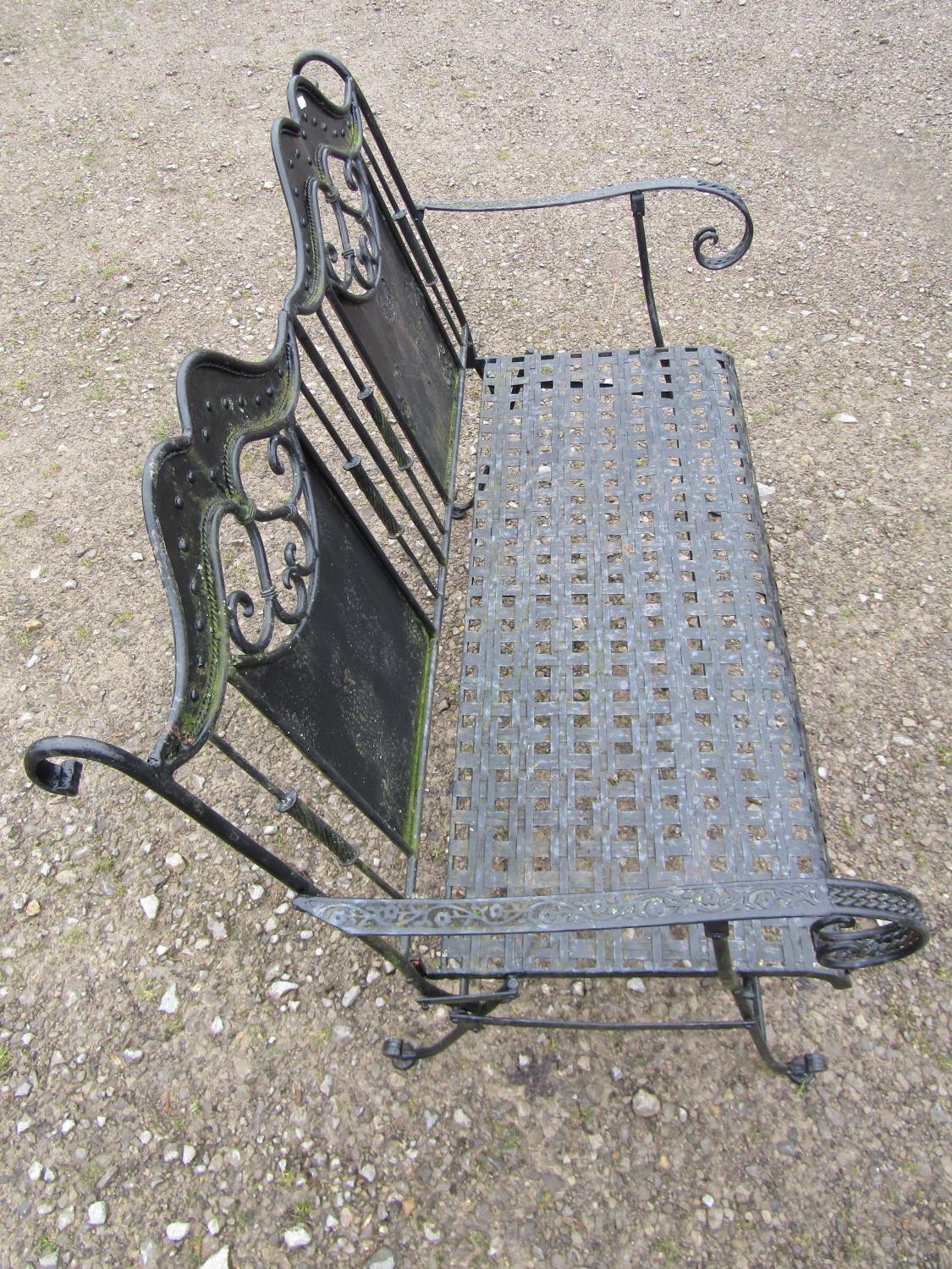 A decorative painted iron work folding two seat garden bench with lattice patterned seat, open - Image 2 of 5