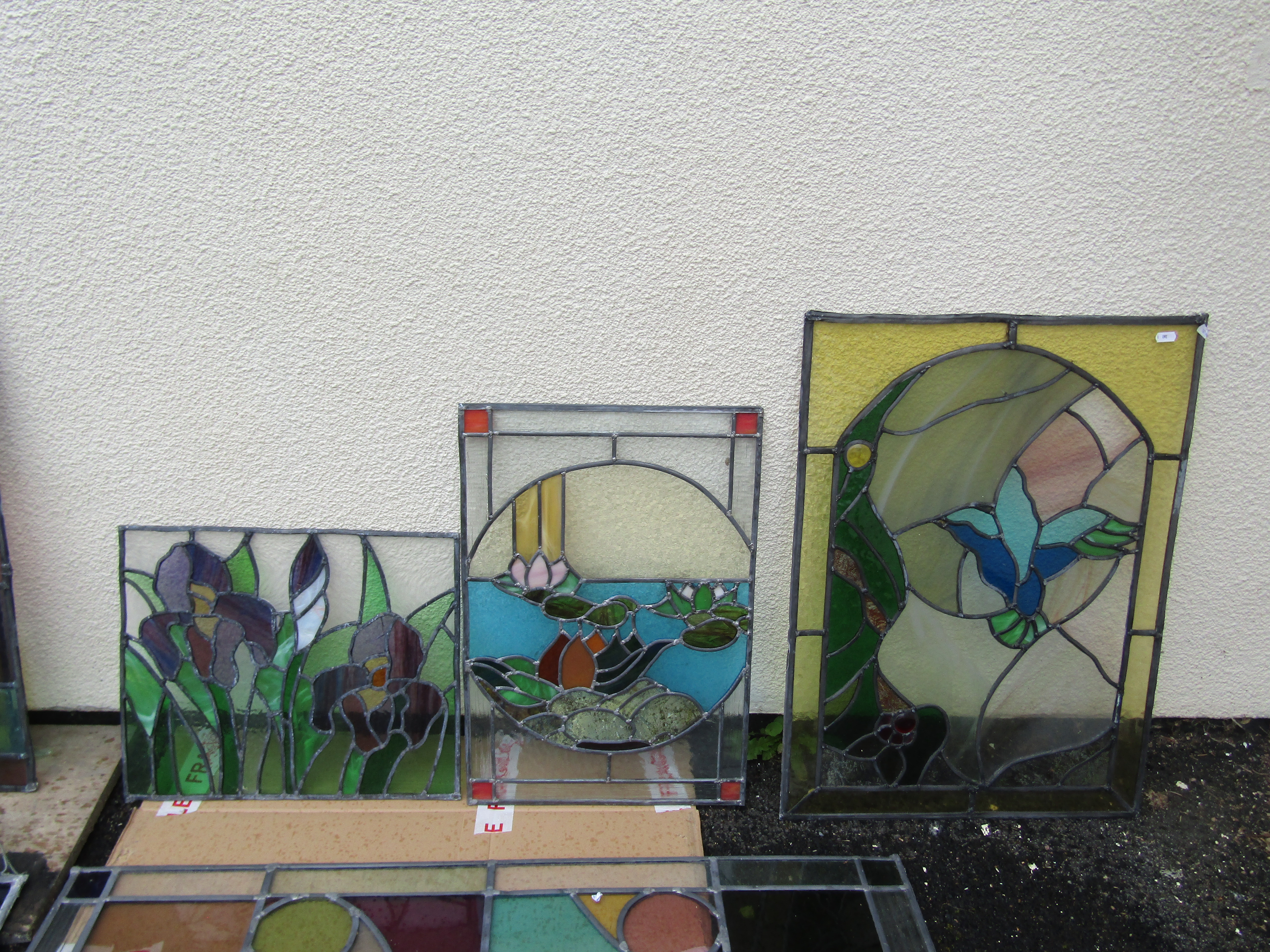 Collection of stained glass, varying sizes - Image 4 of 9