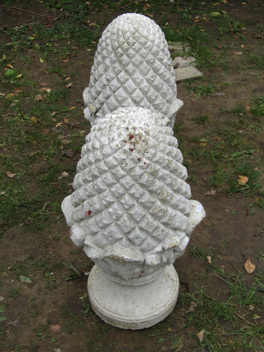 A pair of painted and weathered cast composition stone pier caps in the form of pineapples - Image 4 of 6