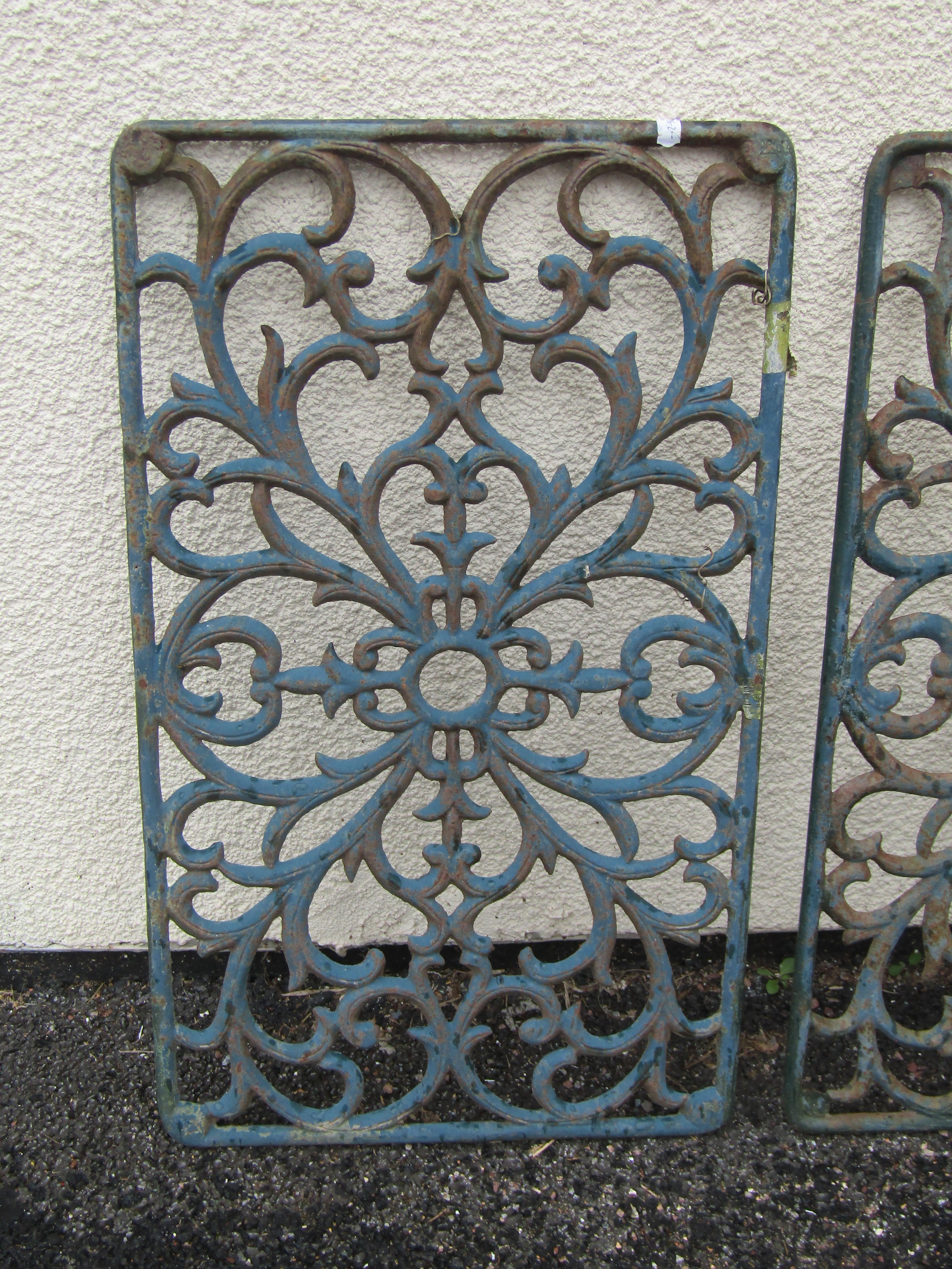 Four rectangular cast iron panels with pierced scrolling foliate detail, 59cm x 35cm - Image 3 of 3