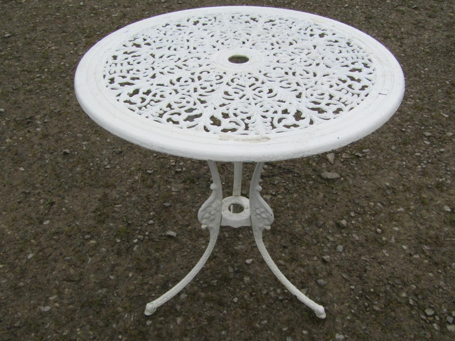 A small cream painted cast alloy garden terrace table with decorative pierced repeating scrolling - Image 3 of 4