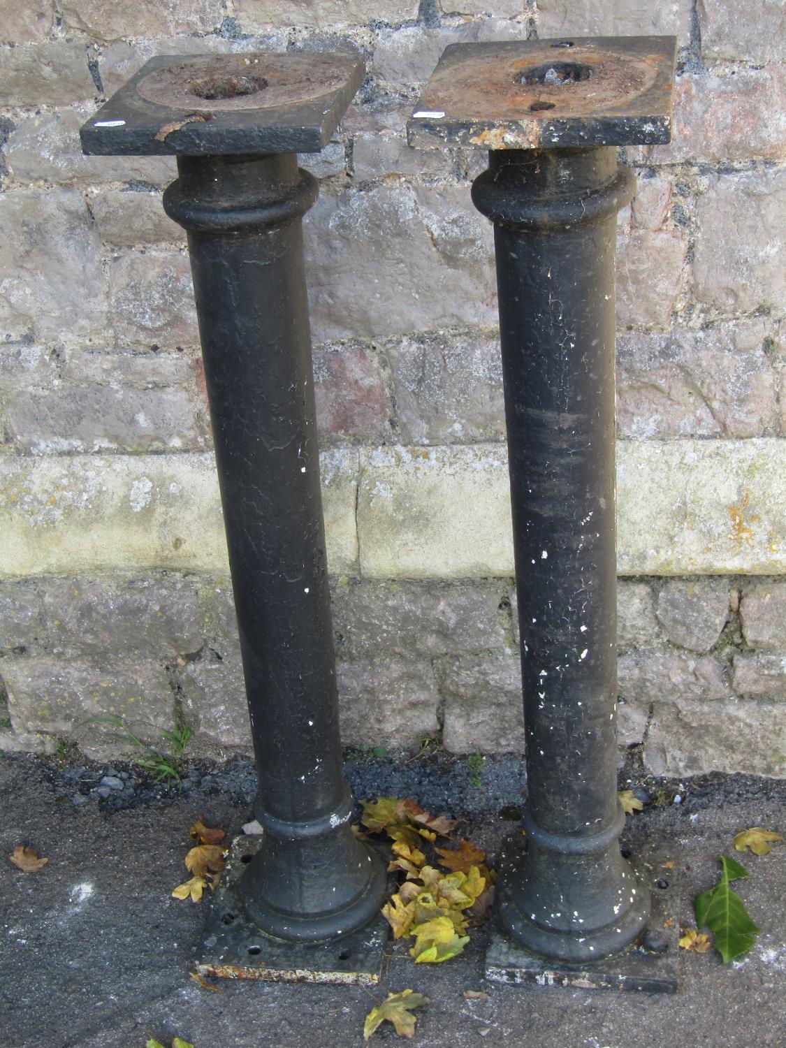 Pair of Victorian cast iron columns with square fixing plates, approx 1m high - Image 2 of 4