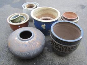 One lot of contemporary planters of varying size and design, mainly glazed examples with floral