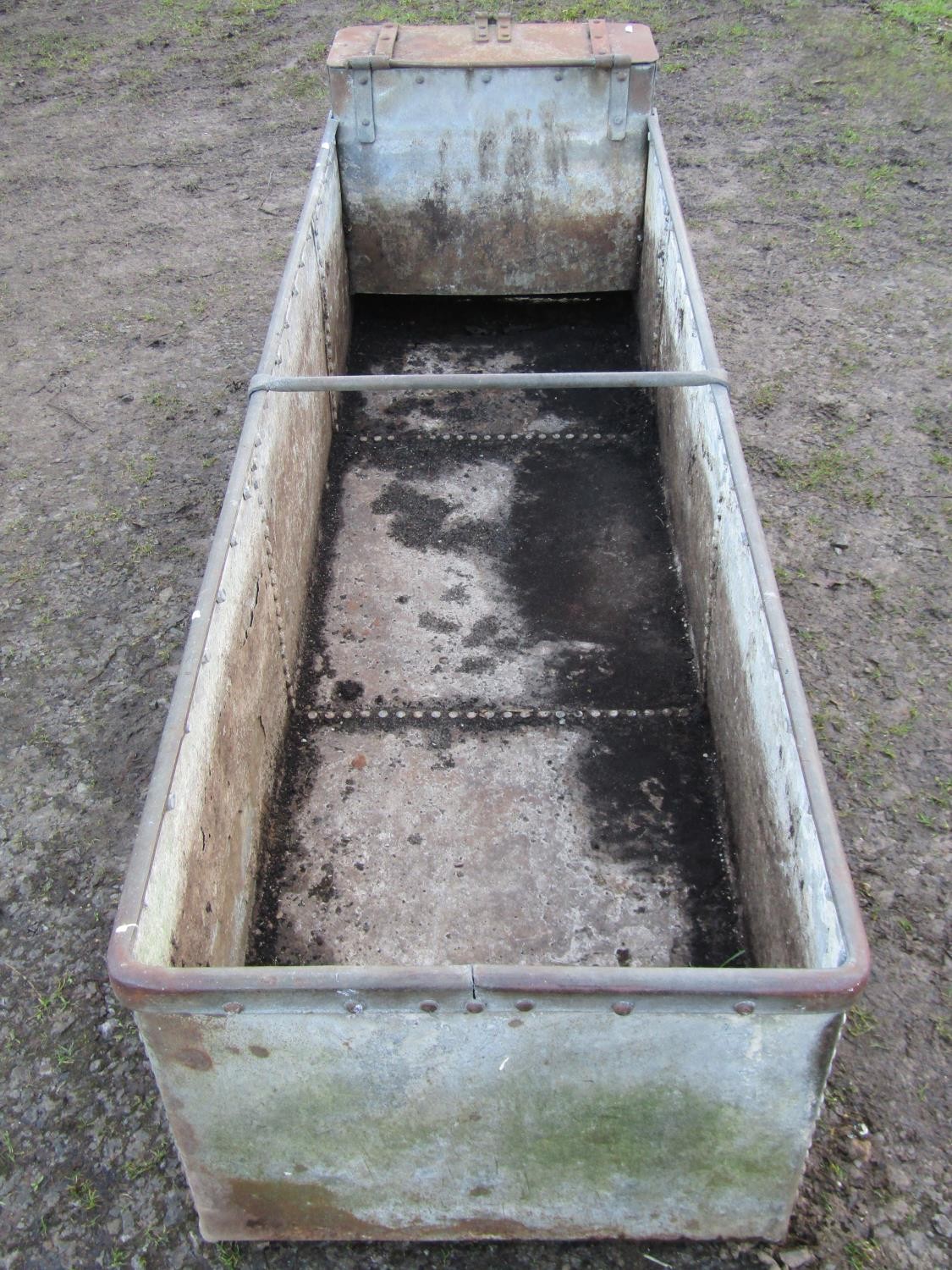 A vintage heavy gauge galvanised steel field water trough with pop riveted seams (af), 58 cm (full - Image 3 of 6