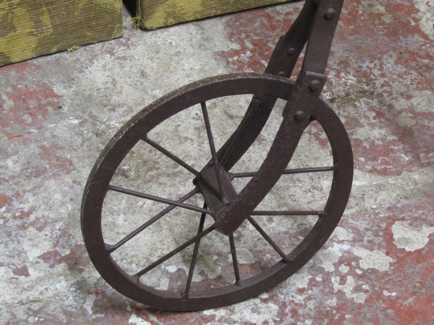 A decorative model penny farthing bicycle, 105cm high - Image 3 of 6