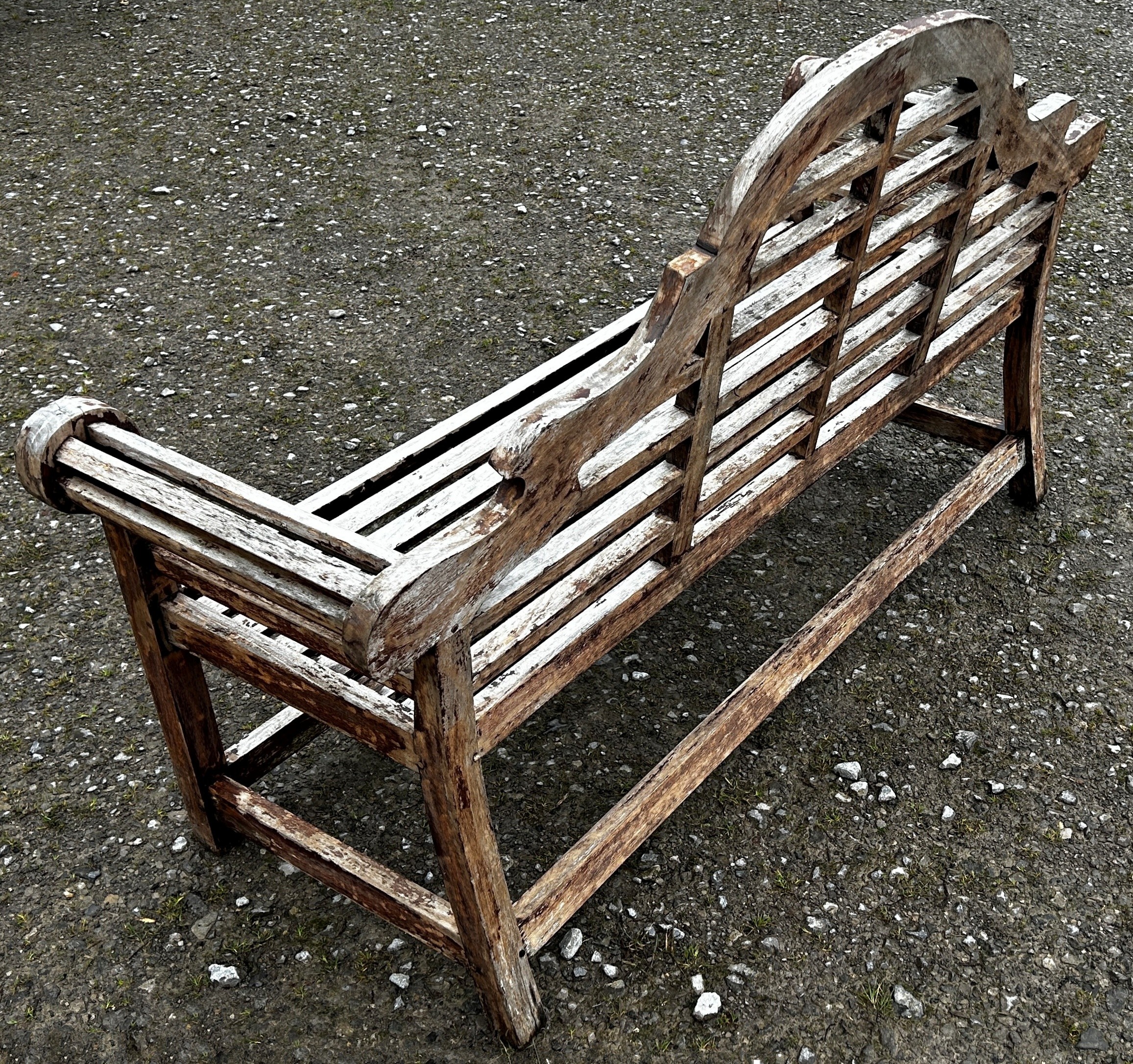 A weathered stained Lutyens style three seat garden bench 166 cm long - Image 4 of 4