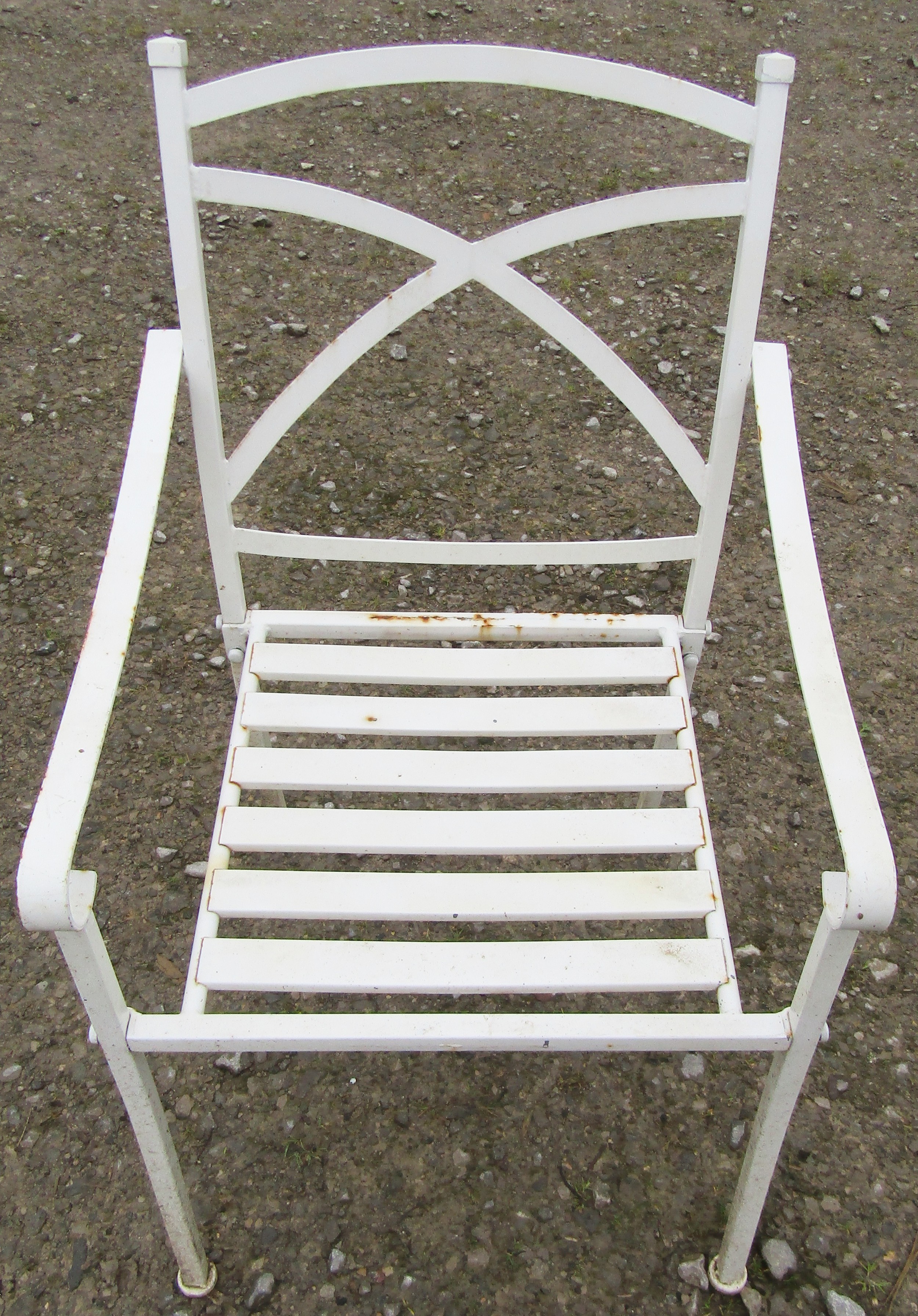 A cream painted cast alloy garden terrace table the circular top with pierced petal detail 90- cm - Image 5 of 5