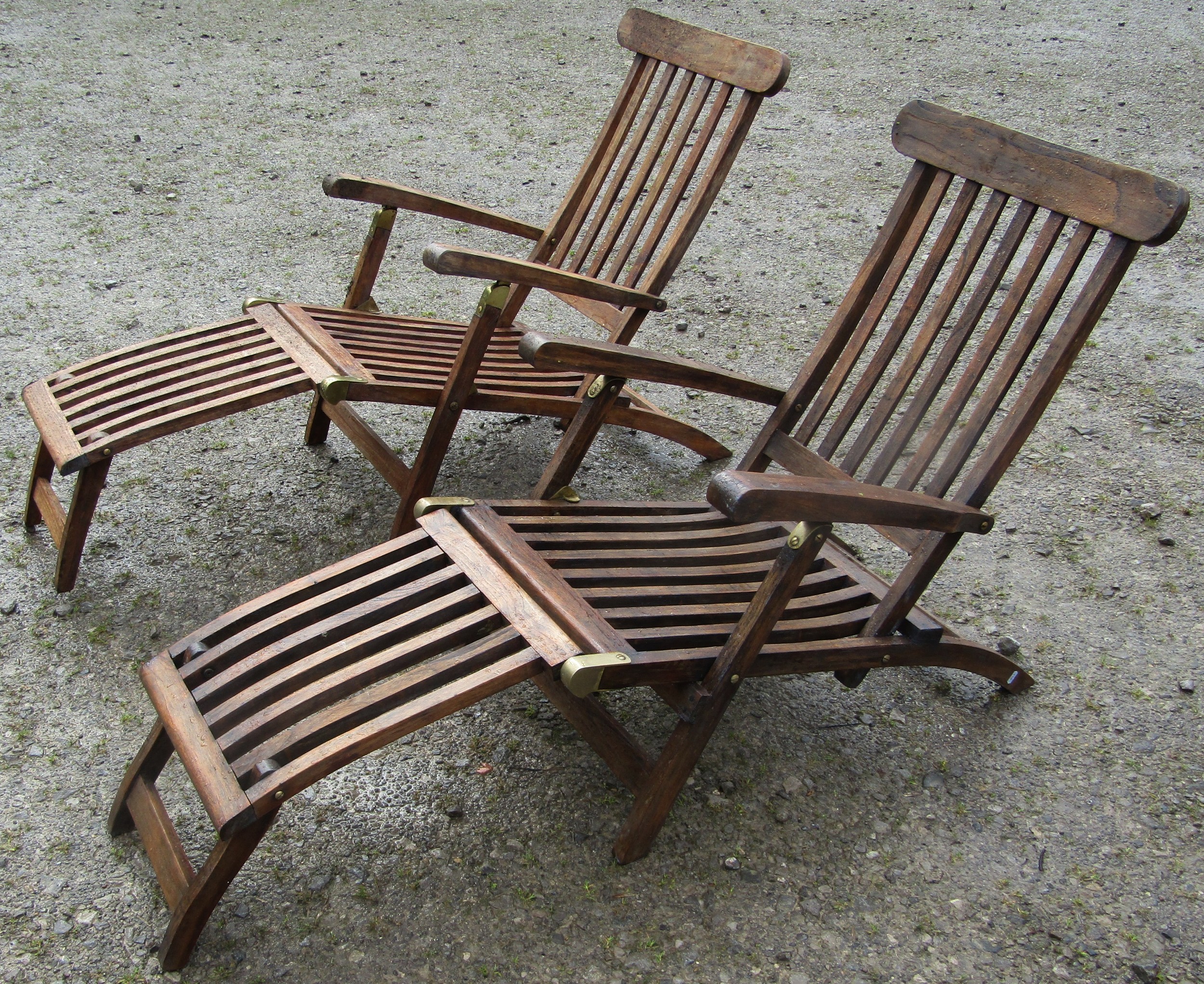 Two similar good quality contemporary hardwood folding steamer type armchairs with slatted seats, - Image 2 of 5