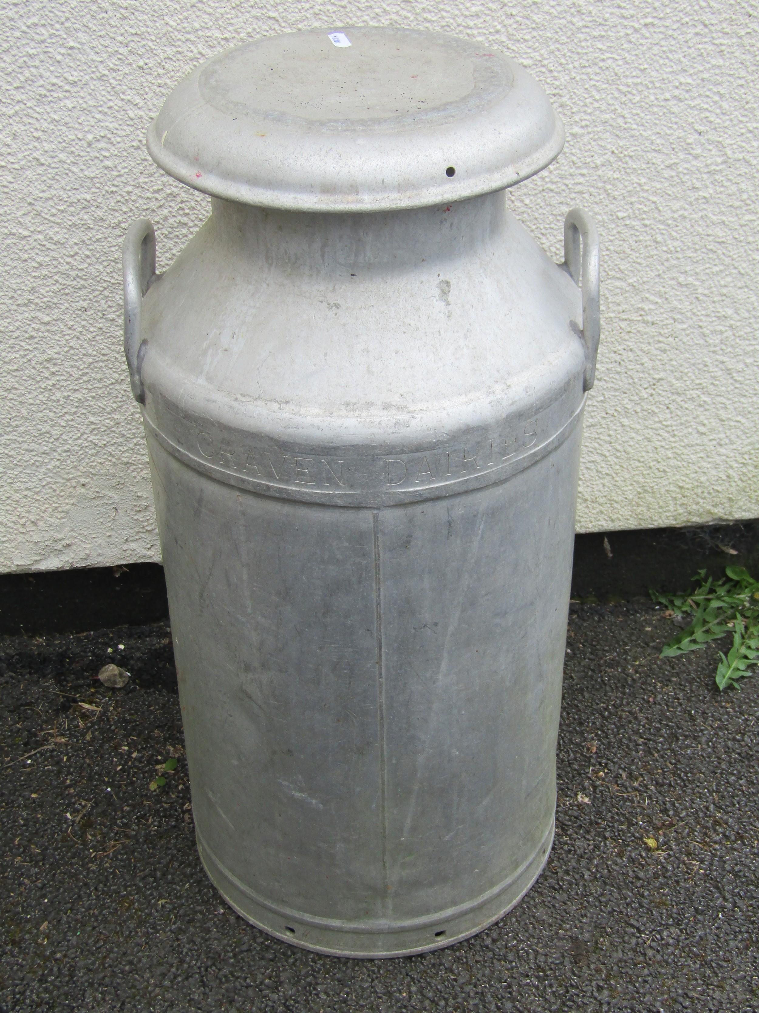 A Grundycan Excraven Dairies, Leeds aluminium two handled milk churn (complete with cap), 72 cm high - Image 2 of 5