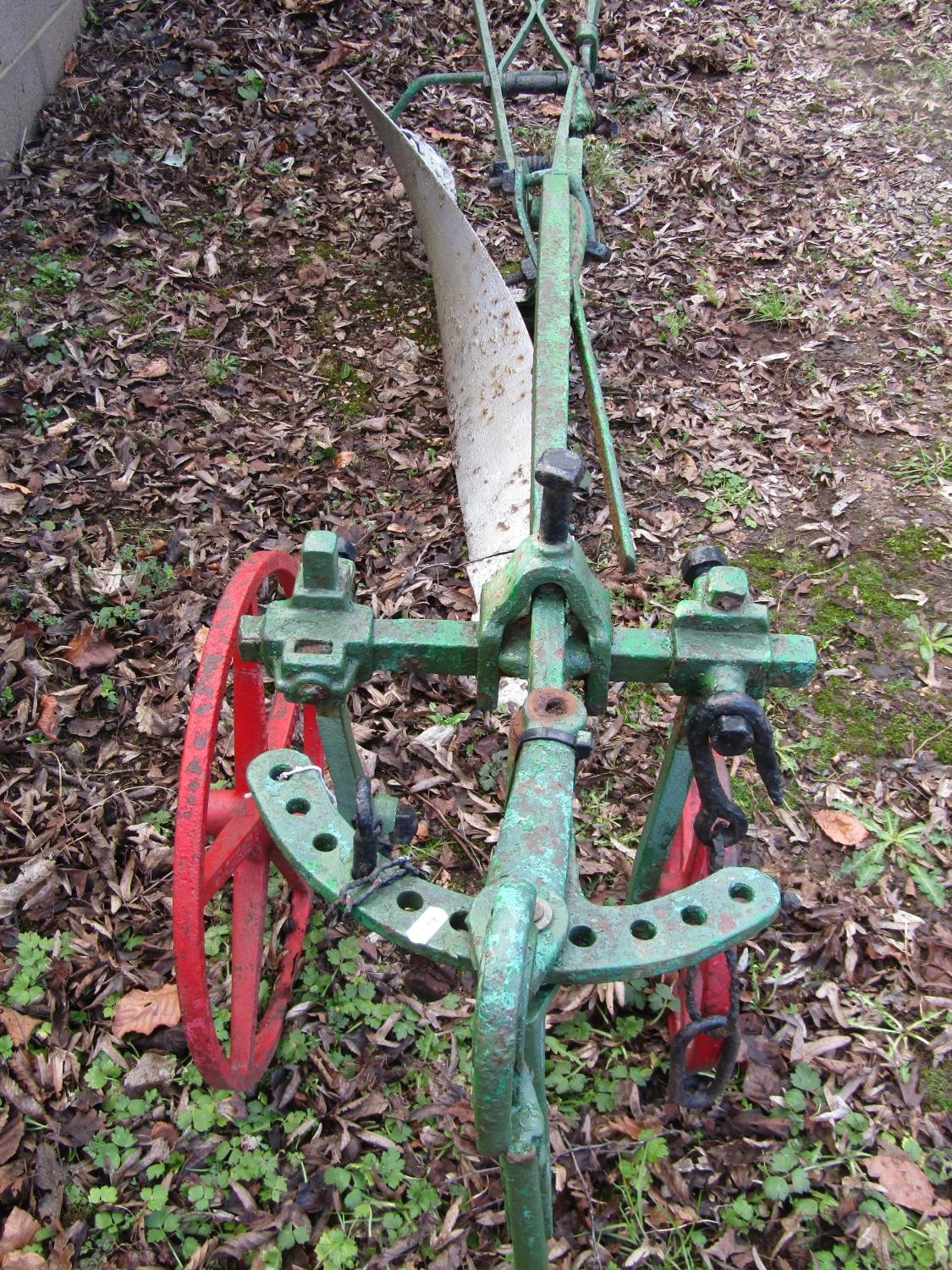 A Somes Sims & Jefferies Ltd single furrow walk behind two wheeled horse drawn plough, 335 cm ( - Image 4 of 6
