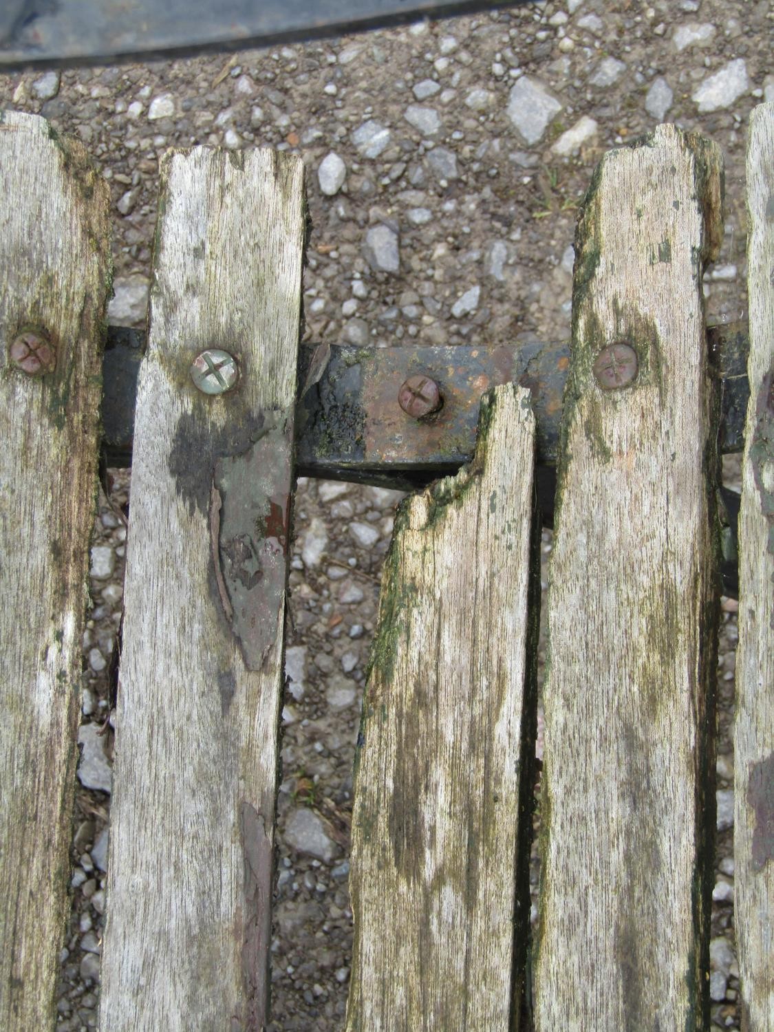 A heavy gauge park/garden bench with weathered teak slatted seat raised on heavy gauge sprung - Image 6 of 6