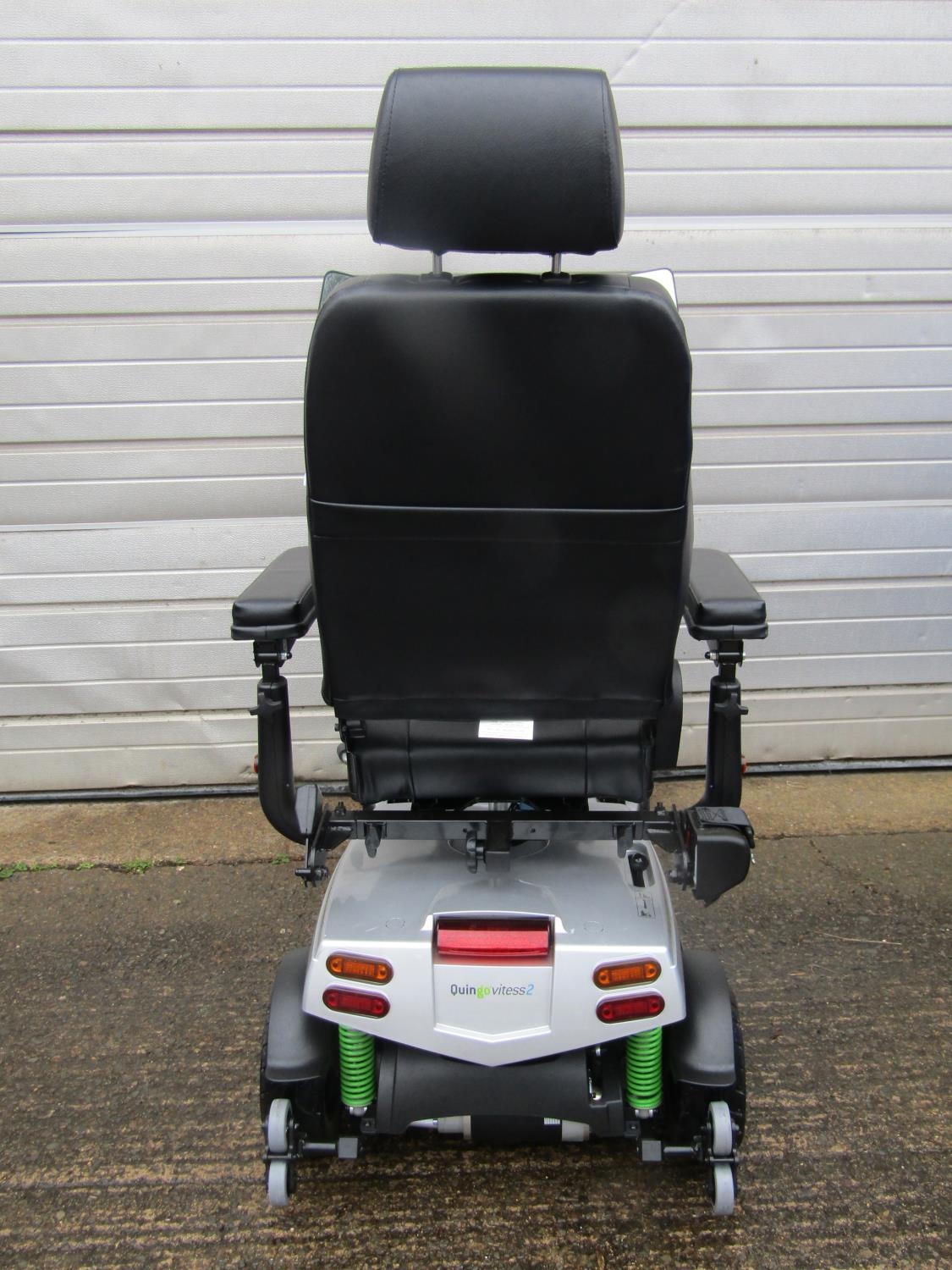 A Quingo Vitess II Mobility Scooter like new condition with only 17 hours on the clock, pair of - Image 7 of 12