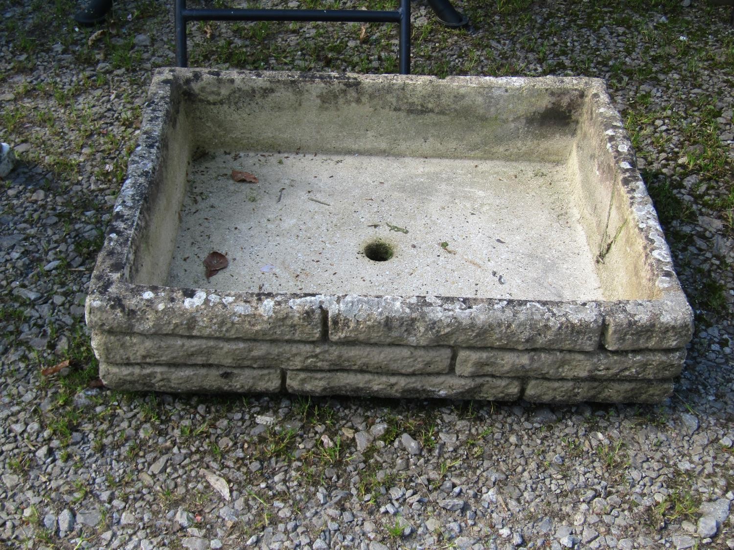 A shallow weathered mock stone wall effect rectangular cast composition stone garden trough, 17cm - Image 2 of 2
