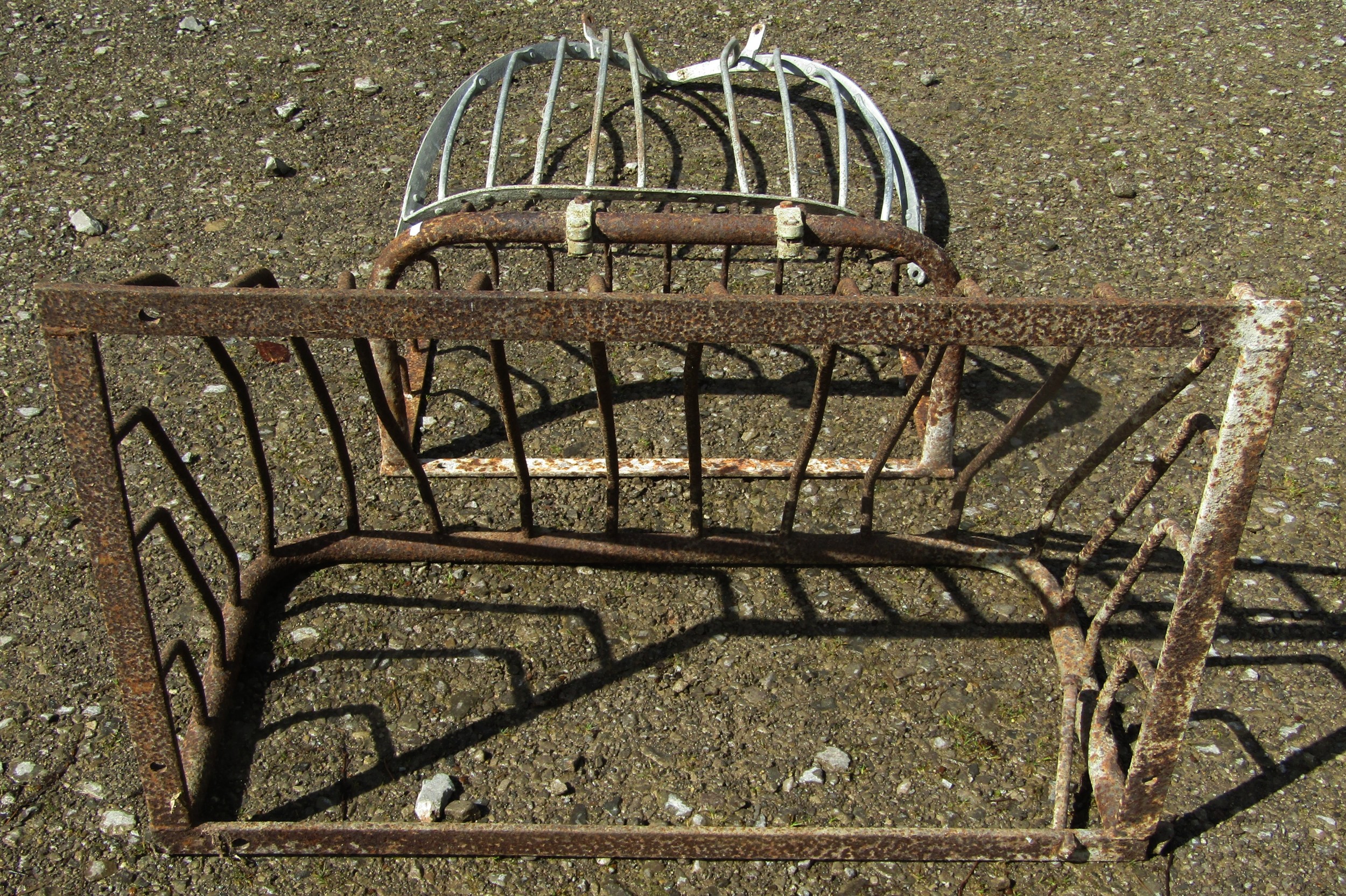 Two vintage iron wall mounted stable mangers of varying size, the largest 61 cm high x 92 cm wide - Image 3 of 7